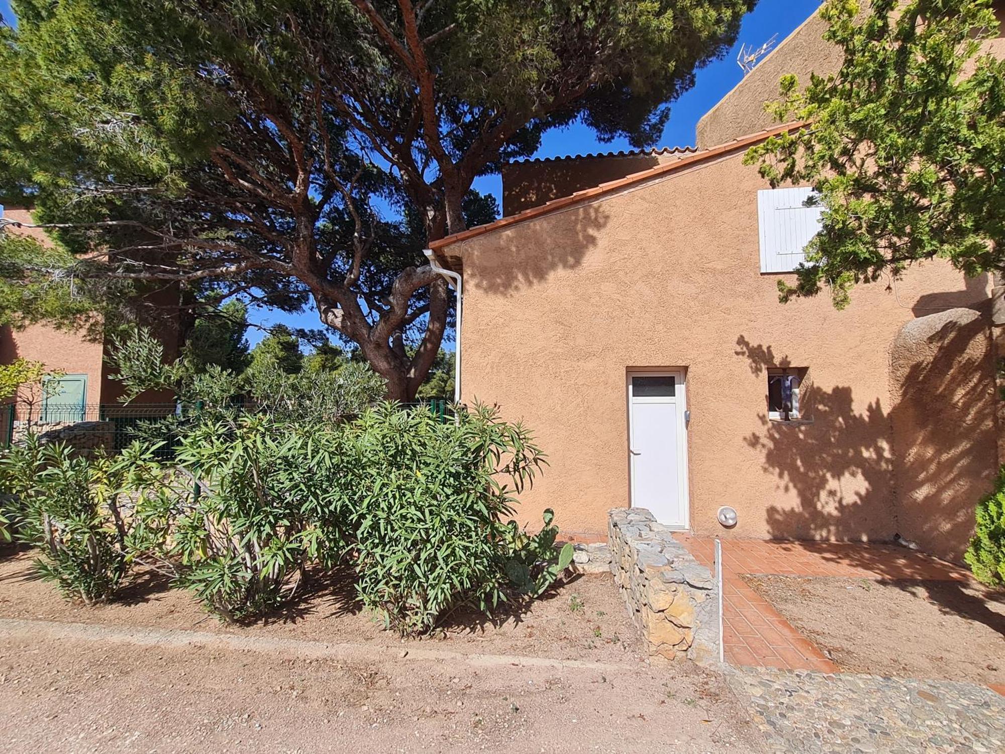 Paisible Maison A L'Ombre Des Pins Fitou Exterior photo